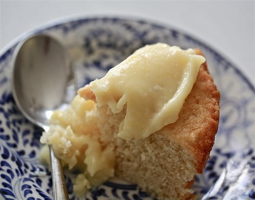 The Tuesday Treat: Busy-Day Cake with Lemon Curd